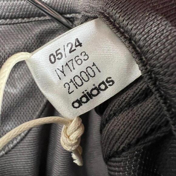 Adidas Real Madrid Valverde #8 Soccer Jersey Men's Small Gray 2024/25 Third Kit - Picture 5 of 8